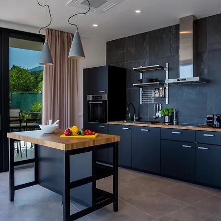 Villa Extravagant Istria Orska Prestige 5 Bedrooms Jacuzzi And Sauna Opatija