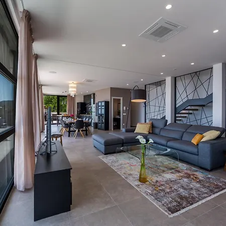 빌라 Extravagant Istria Orska Prestige 5 Bedrooms Jacuzzi And Sauna Opatija *